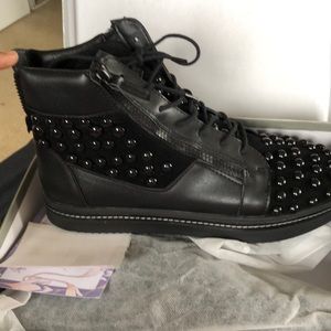 Black studded casual sneaker